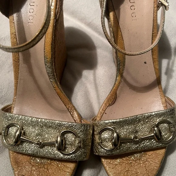 Gucci Gold Wedge Shoes for Elegant Occasions - Picture 8 of 10